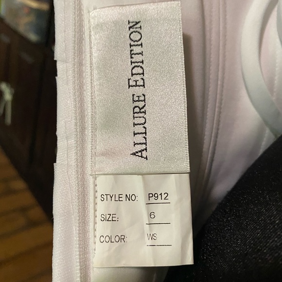 Allure Exclusive Edition P912 Sz 6. NWT - Picture 10 of 11